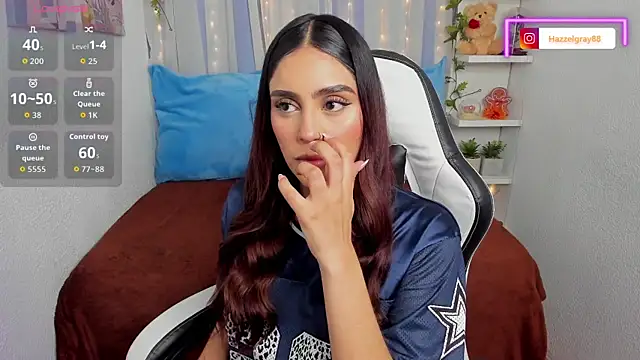 HazzelGray online show from October 26, 4:02 pm