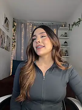 HazzelGray online show from January 31, 7:11 pm