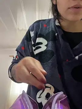 hannahb-e online show from October 14, 6:10 pm