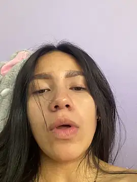 hannahb-e online show from October 1, 5:40 pm