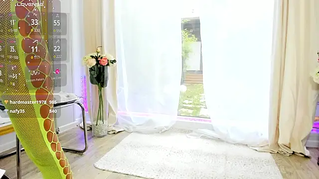 Selena Reeves online show from October 15, 9:34 am