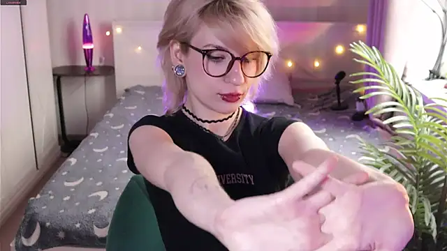  Moonlight t online show from April 3, 9:18 am