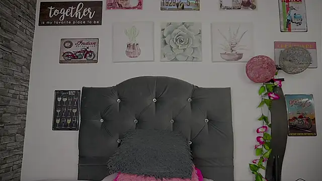 Lana del rey  online show from February 3, 12:10 pm