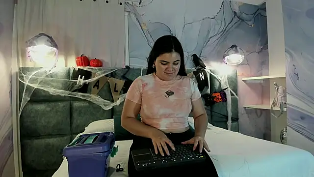 EVELIN MASON online show from October 8, 7:40 pm