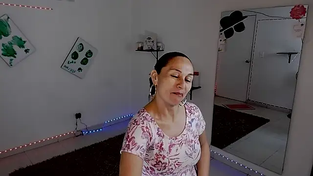 Latin Lola online show from November 13, 8:19 pm