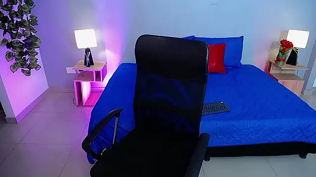 JasmineCampbell  online show from March 6, 2:01 pm