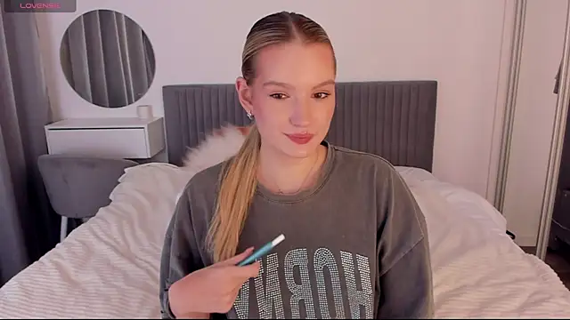 CassieRayss online show from November 17, 3:46 pm