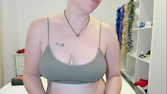 emmita69  online show from December 16, 4:29 am