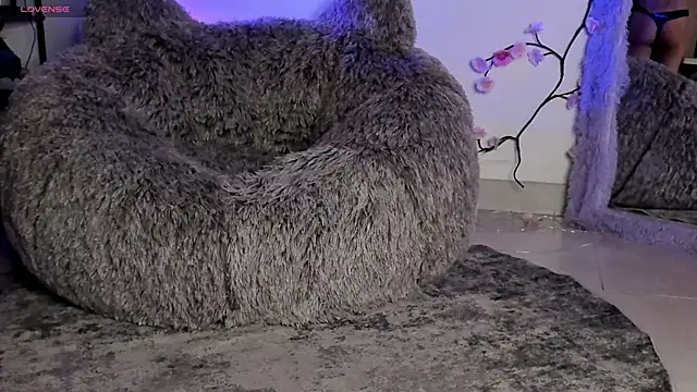 sami monroe online show from April 17, 11:07 pm