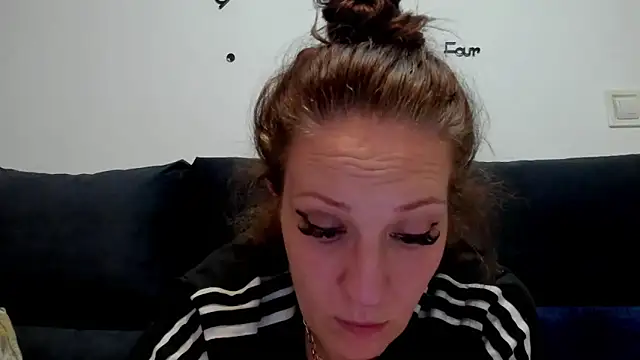 VanessaSquirtt online show from September 17, 1:25 am