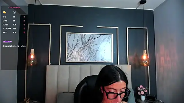 kira moon   online show from September 29, 9:20 pm