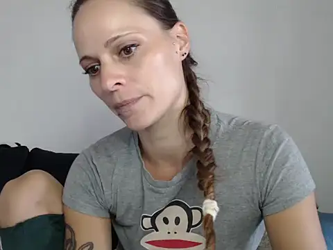 naikah714 online show from October 18, 1:36 pm