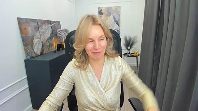 Sinty Devis online show from April 10, 6:30 am