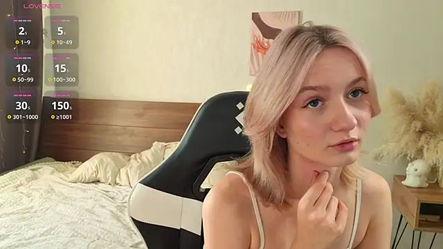 IdaValenti online show from September 19, 1:15 am