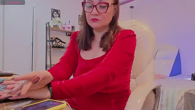 lady nylon  online show from October 6, 11:49 am