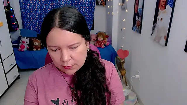 claryssa  online show from March 11, 10:45 pm