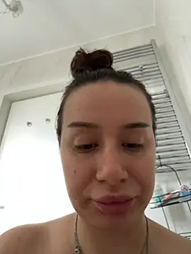 vixennn online show from March 27, 1:34 pm