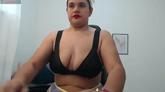 natalia curvy1 online show from October 20, 6:11 pm