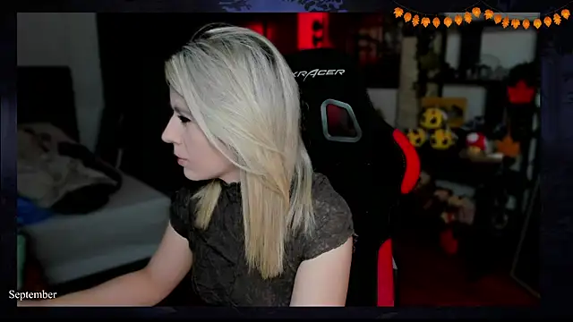 Lisaonthemoon online show from September 15, 3:09 pm