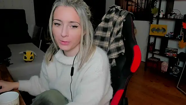 Lisaonthemoon online show from November 29, 2:32 pm