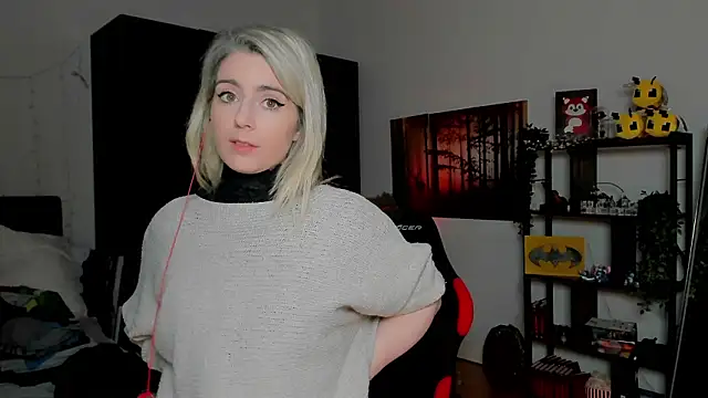 Lisaonthemoon online show from February 10, 6:11 pm