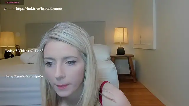 Lisaonthemoon online show from November 15, 5:14 pm