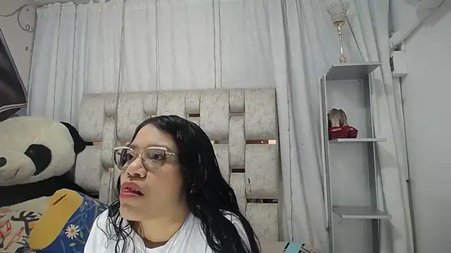 KEYRA-MILLER- online show from March 10, 2:04 am