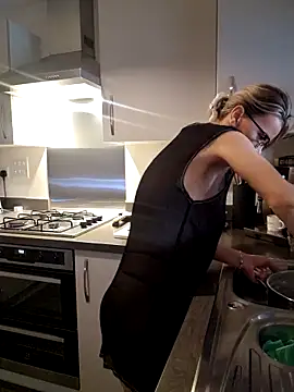 SweetMonicaUK online show from December 2, 9:54 am