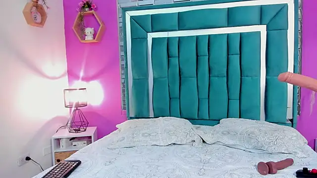 LORENSCOLLINS online show from September 29, 8:25 pm