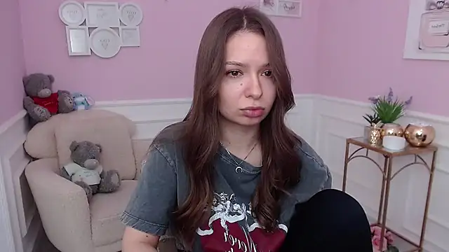 LucySkilar online show from December 21, 5:44 am