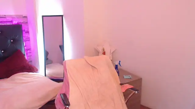 camila delarosa online show from September 19, 4:17 pm