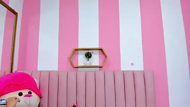 ISABELLA 020 online show from December 16, 12:44 pm