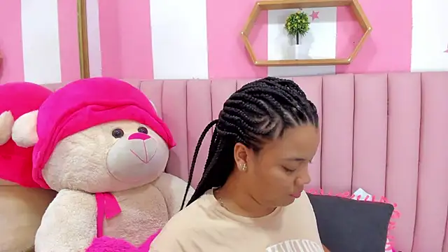 ISABELLA 020 online show from October 15, 12:41 pm