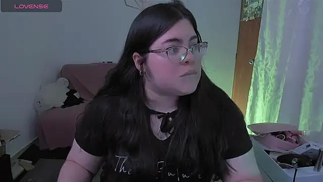 Aria Fullbuster online show from April 4, 10:30 pm