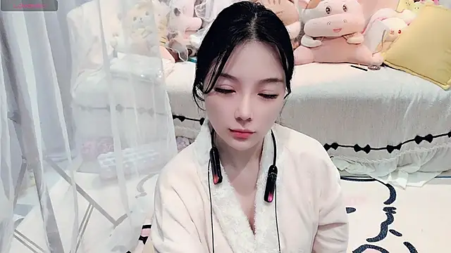 AKiKi711 online show from April 1, 3:09 pm