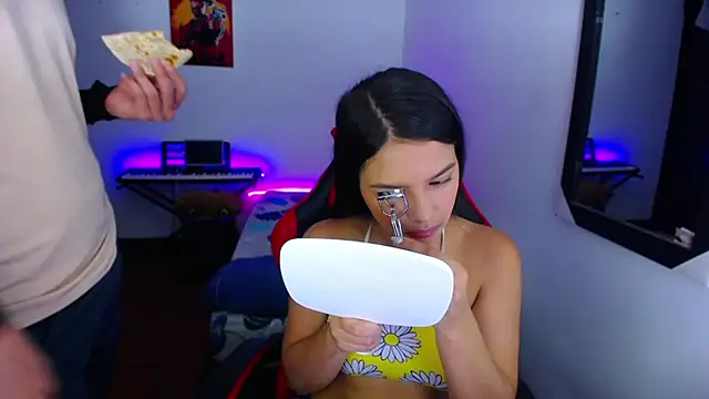 jessi and boy online show from November 10, 4:24 pm