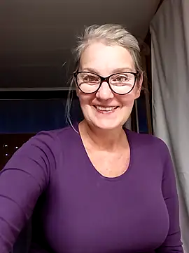 irinamaux online show from September 26, 12:41 am