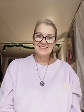 irinamaux online show from November 29, 6:39 am