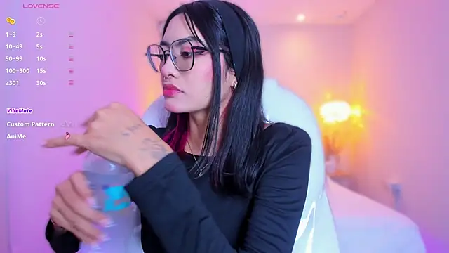 AzuraKindong online show from March 31, 7:14 pm