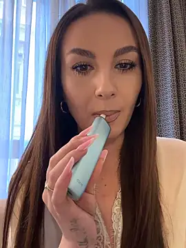 SecretSienna online show from March 23, 7:47 am