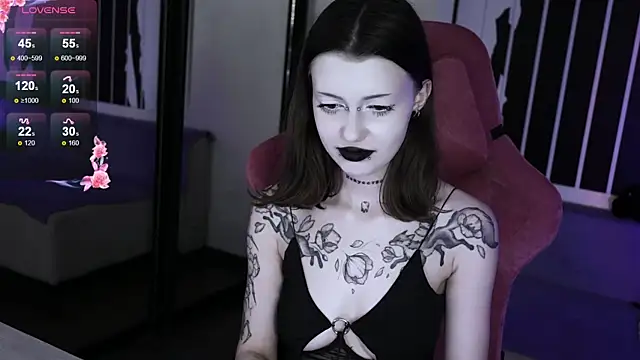 prettybones online show from October 21, 10:36 pm