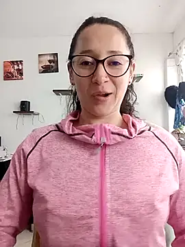 emilypoppy3 online show from February 25, 8:40 pm