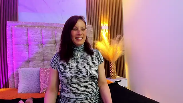 ada mclaine online show from September 24, 12:15 pm