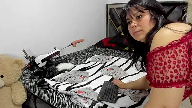 martina foxy  online show from April 13, 11:33 am