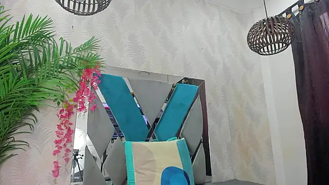 Ammy Connor1 online show from February 6, 8:45 pm