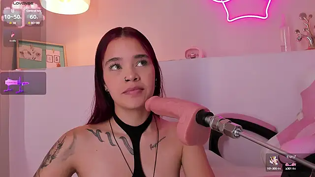 violeth hill online show from September 28, 9:09 pm