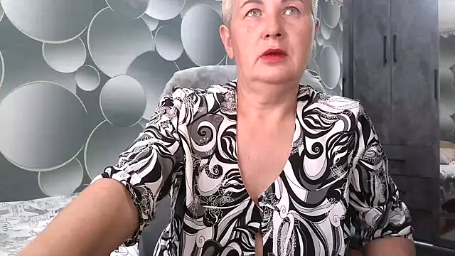 NicoleOlla online show from October 11, 3:00 am