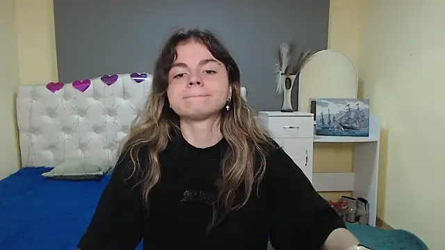 TinaRedly online show from October 3, 5:51 pm