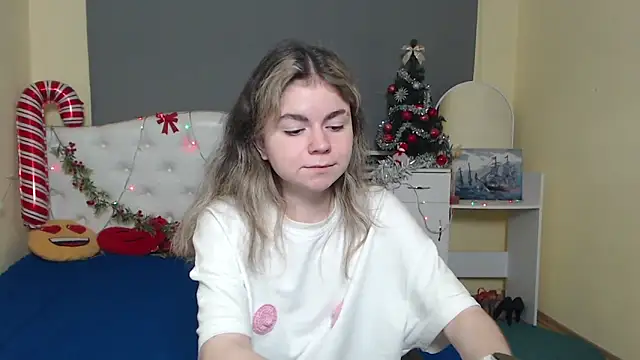 TinaRedly online show from December 16, 6:36 pm