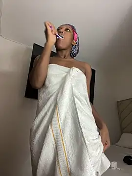 kellya  online show from December 3, 11:51 pm